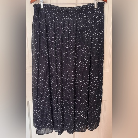 LOFT Dresses & Skirts - LOFT Polka Dot Pleated Skirt